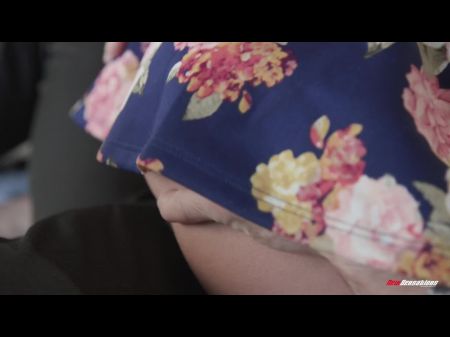 多汁胸部 ashley 展现出最好的一面4k 色情 