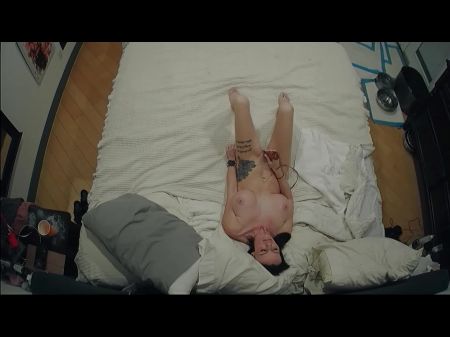 ضخ كسي الوردي الضيق ثم سأستمتع باللعب به حتى أتخلص من كل قطرة منه. 