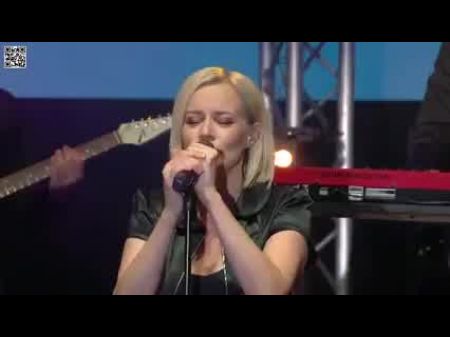 Unique (with Buxom Gabi Volgyesi) Warehouse Concert