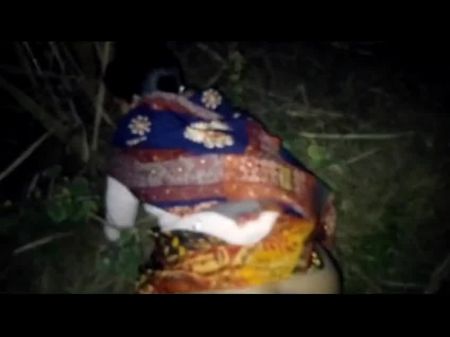 дези бхабхи ко ганне ки кхет мне крыса мне чудай кия 