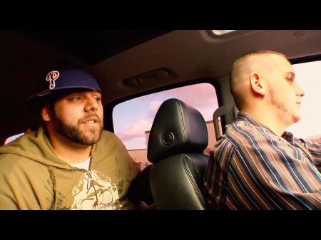 نعومي كروز تركب قضيبًا طويلًا بجد حتى تقذف ثم تحصل على نائب الرئيس على الوجه 