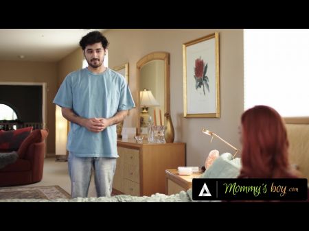 El Chico De Mamá, Dios Mío, Accidentalmente Le Envié Una Foto De La Polla A Mi Madrastra Pelirroja Súper Caliente 