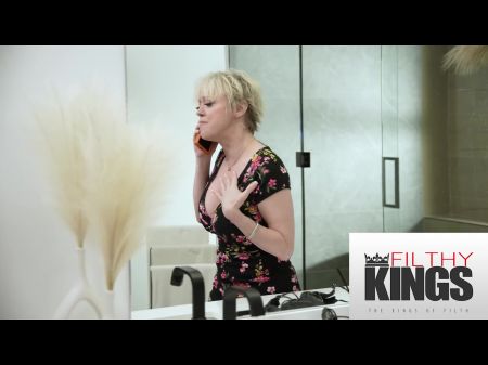 Fillupmymom Pillada Mirando A Mi Madrastra Milf Caliente, Ella Mete Mi Polla En Su Coño 