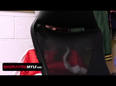 It’s Christmas Time , And Lily Has Just Lost Her Job , So She Takes Up A Mrs . Claus Gig At The Mall