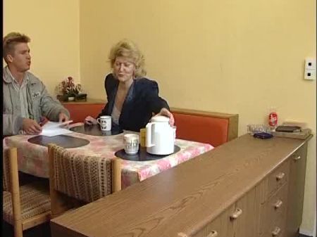 Blonde Oma Nach Kaffe Den Nachbarn Gefickt 