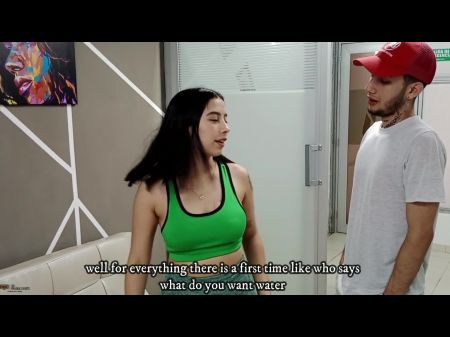 لاتينا جميلة تجد رجل ليام المثير في الحديقة وتقترح عليه أن يمارس الجنس مع كسها الإباحية باللغة الإسبانية 