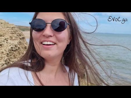 Ein Strandspaziergang Endete Mit Einem Blowjob Und Sperma Auf Meinen Titten. 