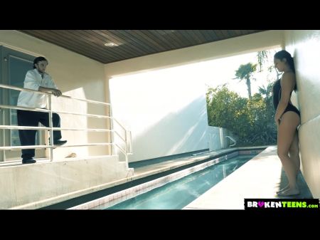 Con Anastasia Negro Follando Al Aire Libre 