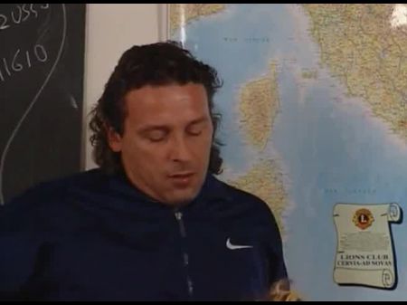 esta profesora de anatomía italiana es una auténtica zorra 