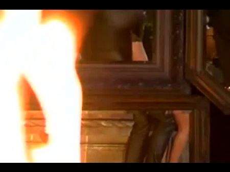 cynthia pendragon 是一位喜欢射液的丰满黑发美女 