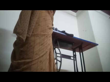 Telugu Aunty Pulverizing With Neigbor Tailor Fellow Sloppy Talks About Telugu - Plowers