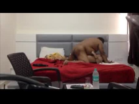 Desi Randi Bhabhi Fuckin With Claient In Hotel Apartment