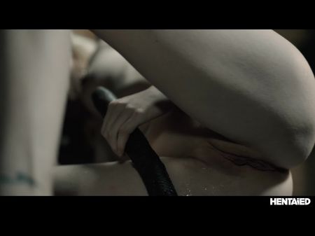 外星怪物在妇科医生的办公室找到莱克西传说，并确保她的洞按预期发挥作用 