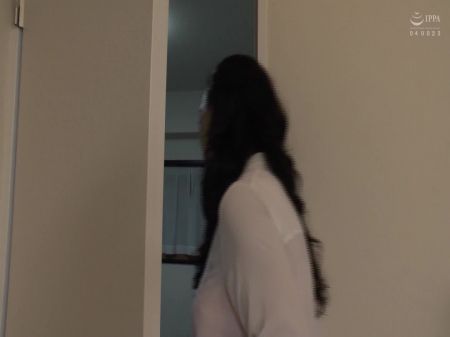 m646g02 الرئيس الذي تم تسميره على العضو الذكري لموظف شاب بقي في منزل الرئيس كثيراً 