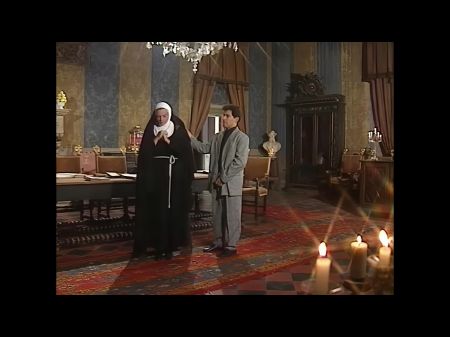 monja francesa es follada por el culo, mejorada a 4k 