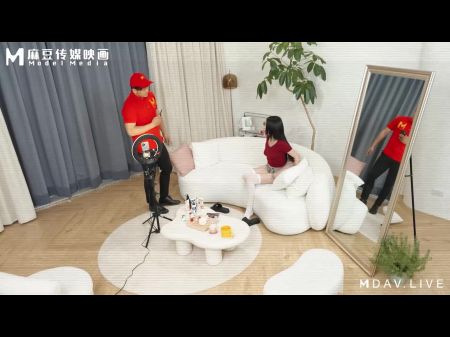 Modelmedia Asia - Delivery Driver Fucks Gold Digger