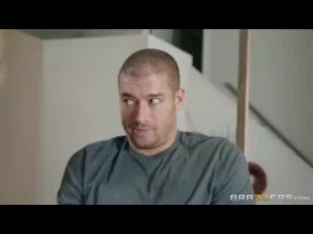 kurvige Frau fickt mit Tochter im ganzen Haus 