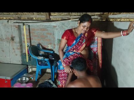 شقيق الزوج مارس الجنس مع الجار bhabhi بعد تجريدها من ملابسها 