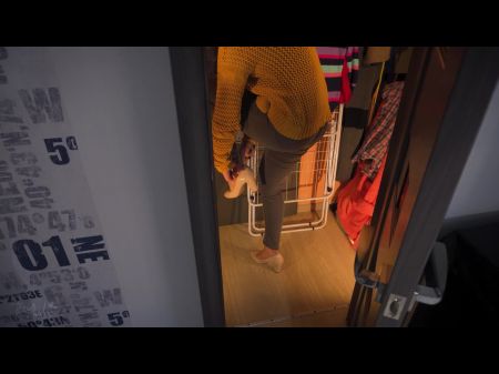 Best Secretary In Taut Denim Teases Butt With Obvious G-string Line