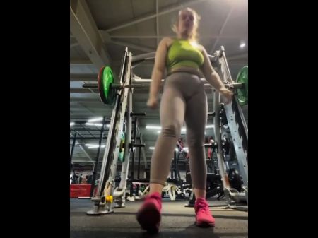 im Fitnessstudio trainieren und masturbieren 