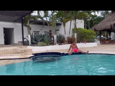 Su Novia Lo Sorprende Con Los Ojos Vendados Y Un Trío 