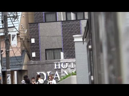 Yui - Street Pick - Up No . 1: A College Undergraduate With A Free - Feisty Personality Is Picked Up And Messaged Instantaneously !