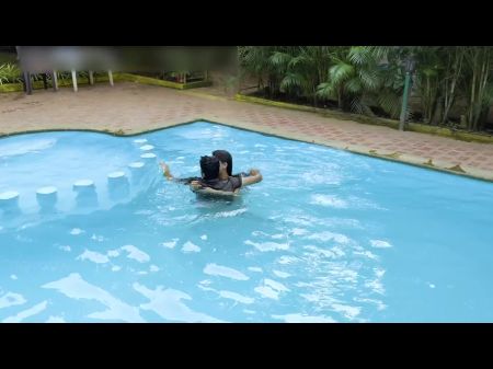 Superior Indian Duo Had Romp While Having Fun In The Swimming Pool .