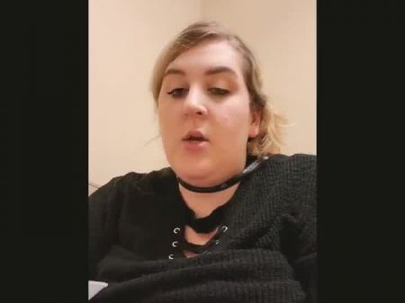 YouTuber pumpt Milch aus ihren riesigen Eutern 