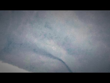 我爸爸偷偷溜进我的房间...而且...我喜欢成为他的小内射兼荡妇 