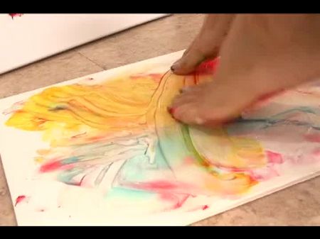 rubia delgada obtiene su bonito coño con una polla 