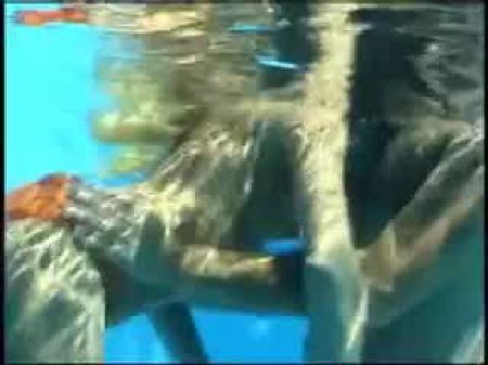 الجنس تحت الماء #4 بركة الجيران 