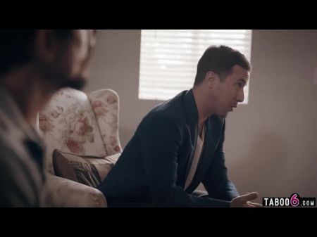 ابنة الزوجة تحصل على اختراق مزدوج من قبل زوج الأم والمعلم 