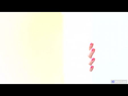 Die Mädchen Haben An Heiligabend Etwas Zeit Für Sich Alleine 