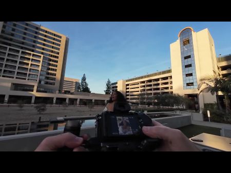 Schwarzer Teenager wird auf der Straße für einen harten harten Hardcore-Fick abgeholt, der mit Cumshots und Pisse bedeckt ist und Hazel Haze gegen den größten Schwanz der Welt trinkt 