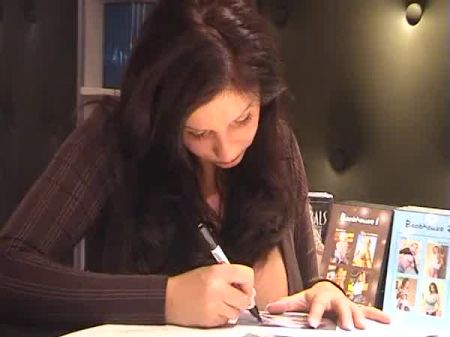 1 tag auf der venus sexy girls deutsch interview 