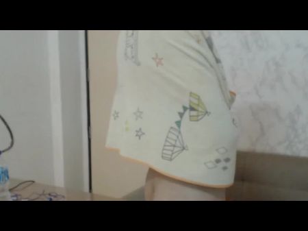 火辣的金发骗子妈妈糟透了并乱搞幸运的家伙