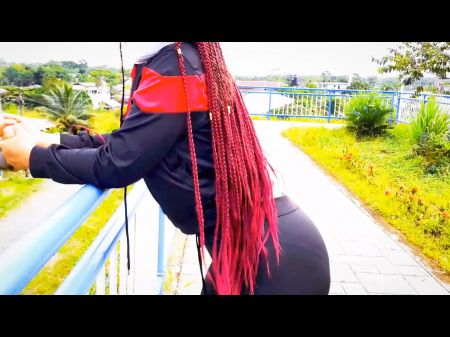 一个真正的素人女孩操一个性感陌生人的大屁股，她对性上瘾了 