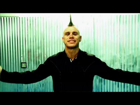 O vencedor do Battle Bang de Jimmy é estragado por L.A. querida Victoria branca 