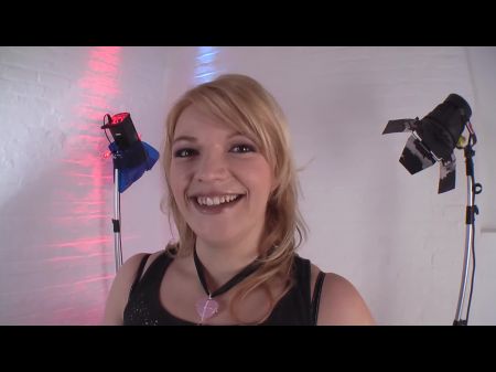 German Agent Makes Proposal On The Street And Offers Money In Swap For Intercourse To A Married Exciting Cougar