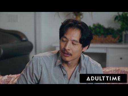 奥古斯特·斯凯想让丈夫看她操康妮·佩里尼翁，以挽救他们的婚姻大屁股 