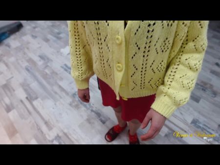 我操了我火辣的继母，而她独自在阁楼上熨烫荷兰语 