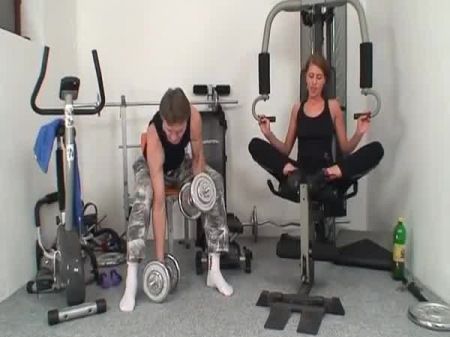 bonita alemana follada duro en el gimnasio 