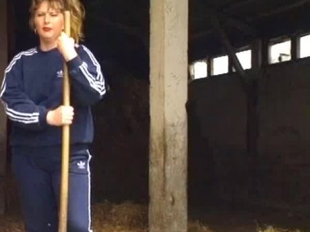Insane German Plus-size Making Her Mate Cum On A Farm