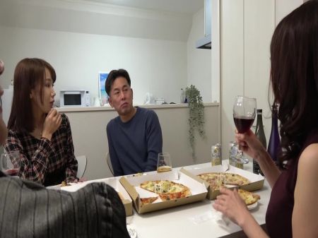 P079g03 Asociación De Antiguos Alumnos Nostálgicos Es Una Hermosa Mujer Madura Que Se Convierte En Sexo Clímax Activo Que Expone El Deseo Sexual Incontrolable Y Las Tonterías Desagradables Al Viejo Amor 