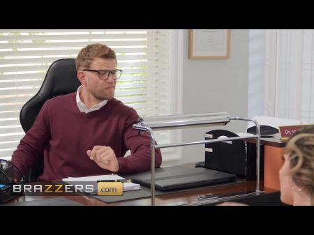 el matrimonio de Chanel está arruinado y no puede perder la oportunidad de follar al atractivo consejero matrimonial 