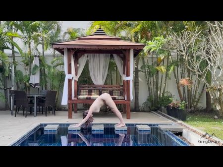 Nackt-Yoga: Gleichgewichtsübungen, Training, graues Verlangen 