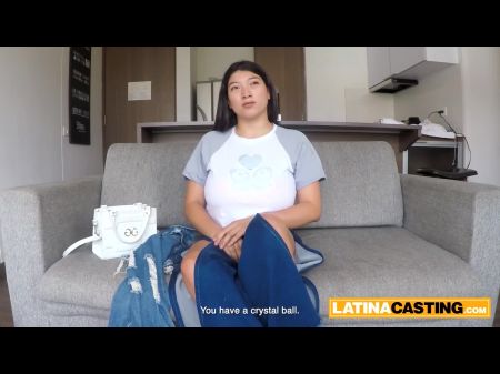 Enormes Tetas Latina Gruesa Cogida De Tetas Y Garganta Profunda En Un Casting De Trabajo Falso 