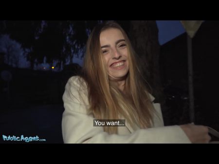 – الفرنسية فاتنة ألبا لالا تظهر ثدييها الصغيرة في الشارع 