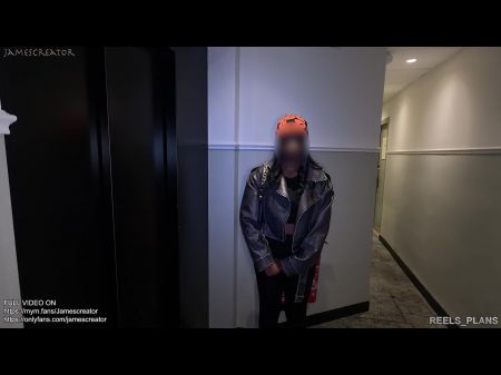 Me Follo Intensamente A La Hermanastra De Mi Amigo En El Baño Por Un Teléfono Nuevo 