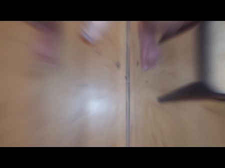 业余金发女郎成熟摆姿势和性爱